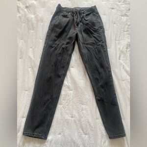 American Eagle Black Mom Jean - size 2